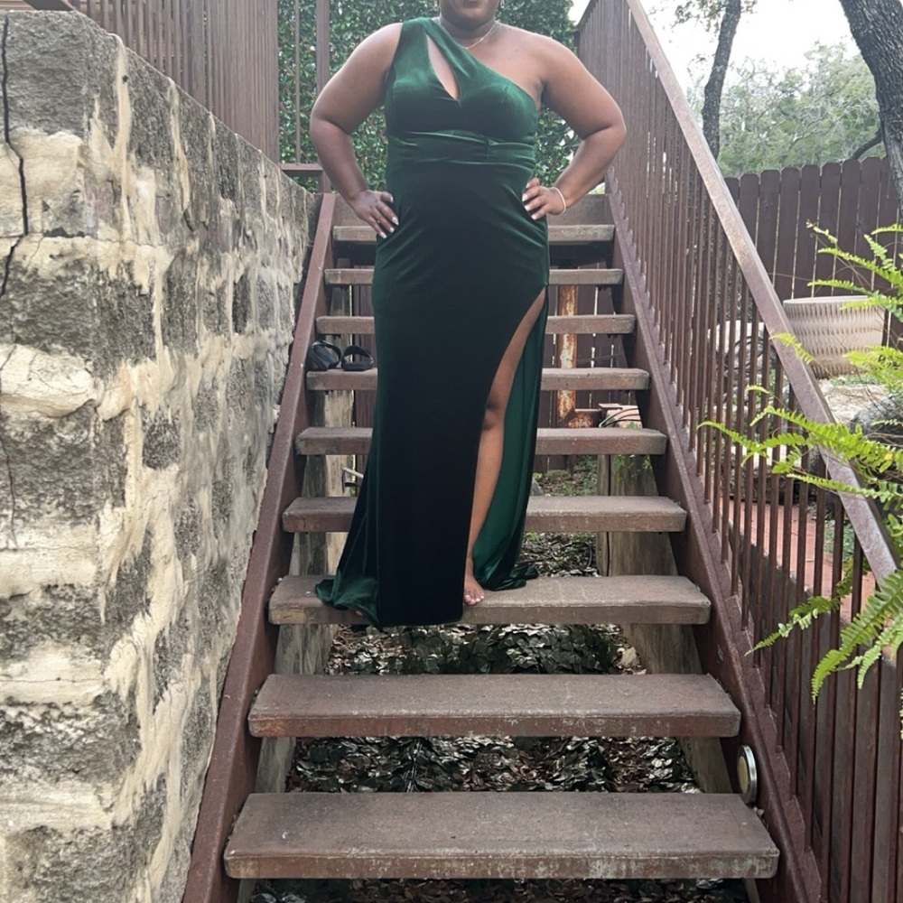 Chic Green One Shoulder Dress